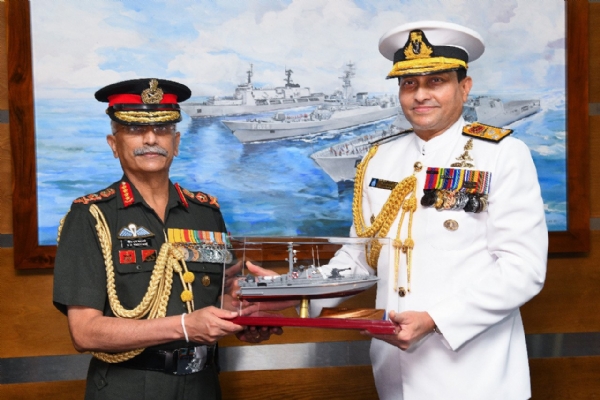 जनरल नरवणे ने श्रीलंकाई दौरे में की द्विपक्षीय रक्षा साझेदारी पर बात