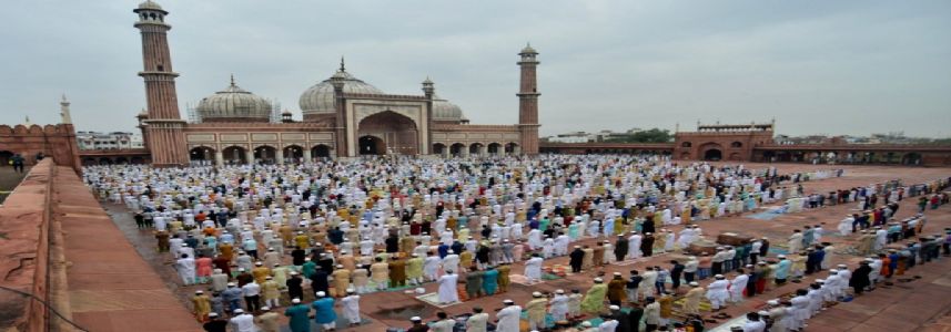 दिल्ली समेत देशभर में पूरे अकीदत के साथ मनाया जा रहा है ईद-उल-अजहा का पर्व