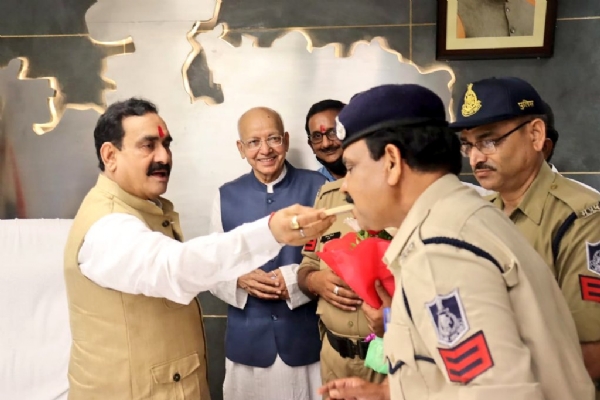 congratulated the promoted head constables