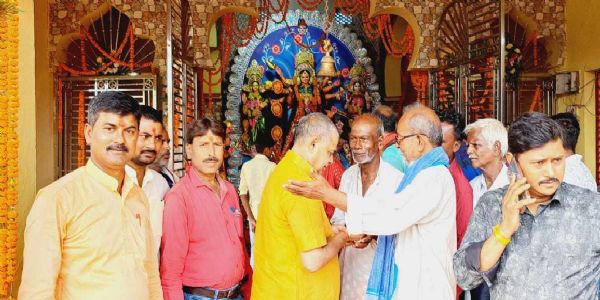 सदर विधायक विजय खेमका ने मंदिरों में जाकर की पूजा अर्चना