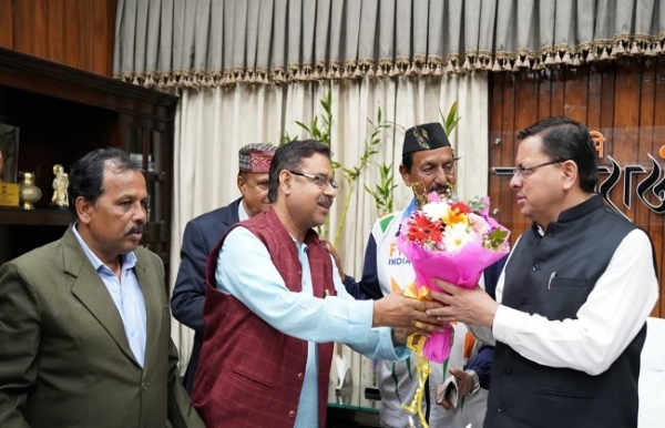 मुख्यमंत्री पुष्कर सिंह धामी से क्रीड़ा भारती के प्रतिनिधिमंडल शनिवार को मुख्यमंत्री कैंप कार्यालय में भेंट करते। 
