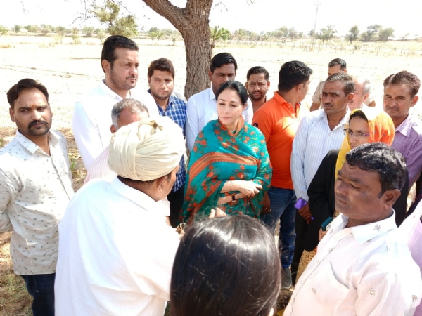 सांसद दीया और विधायक सिंघवी बोले, किसानों को मुआवजा दे राज्य सरकार 