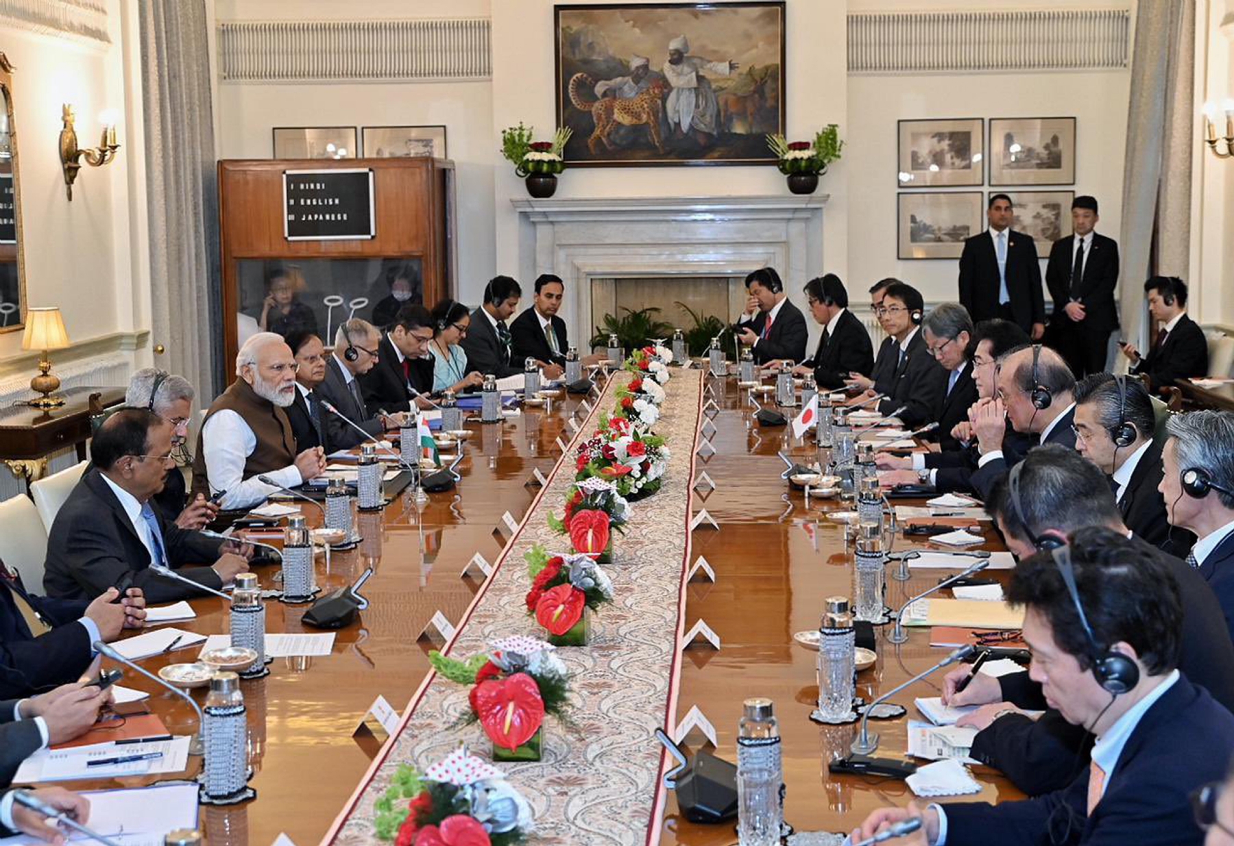 नई दिल्ली में सोमवार 20 मार्च को हैदराबाद हाउस में प्रधानमंत्री नरेन्द्र मोदी ने जापानी प्रधानमंत्री फुमियो किशिदा का औपचारिक स्वागत किया। हिन्दुस्थान समाचार/ फोटो गणेश बिष्ट