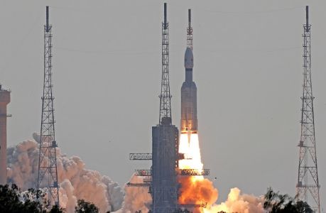 ऊंची उड़ानः इसरो के सबसे बड़े रॉकेट ने सफलतापूर्वक लॉन्च किए 36 सैटेलाइट
