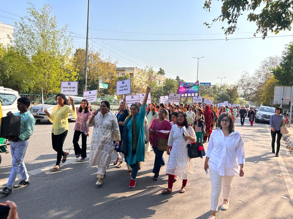 आगामी अंतरराष्ट्रीय महिला दिवस से पहले सेंटर फॉर सोशल रिसर्च सीएसआर इंडिया ने 33 फीसदी आरक्षण प्रदान करने वाले विधेयक के समर्थन में वॉकाथॉन का आयोजन किया