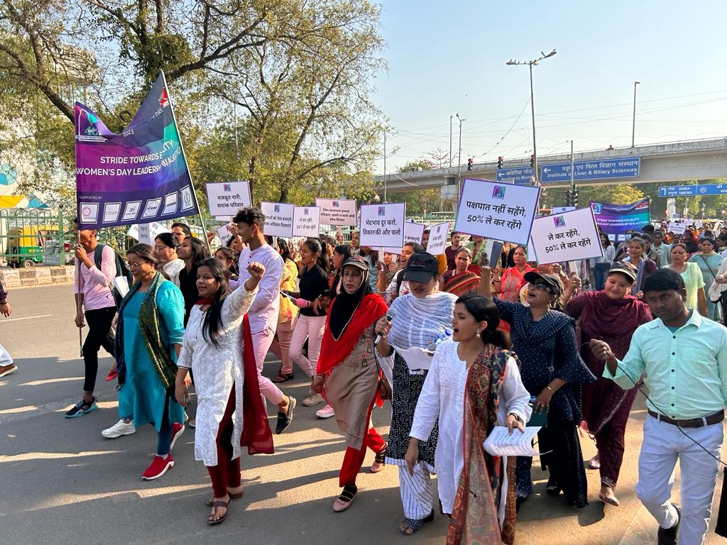 आगामी अंतरराष्ट्रीय महिला दिवस से पहले सेंटर फॉर सोशल रिसर्च सीएसआर इंडिया ने 33 फीसदी आरक्षण प्रदान करने वाले विधेयक के समर्थन में वॉकाथॉन का आयोजन किया