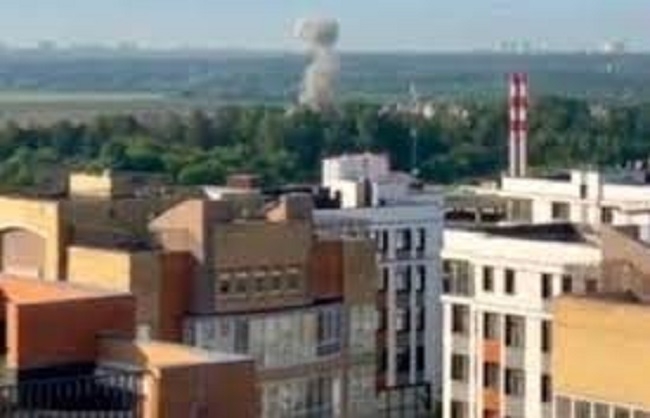 रूसी इमारत पर ड्रोन हमला। 
