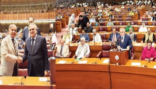 Finance Minister Ishaq Dar presenting Budget