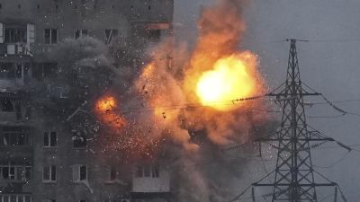 यूक्रेन के खेरसॉन प्रांत में रूसी हवाई हमले में दो की मौत, तीन घायल