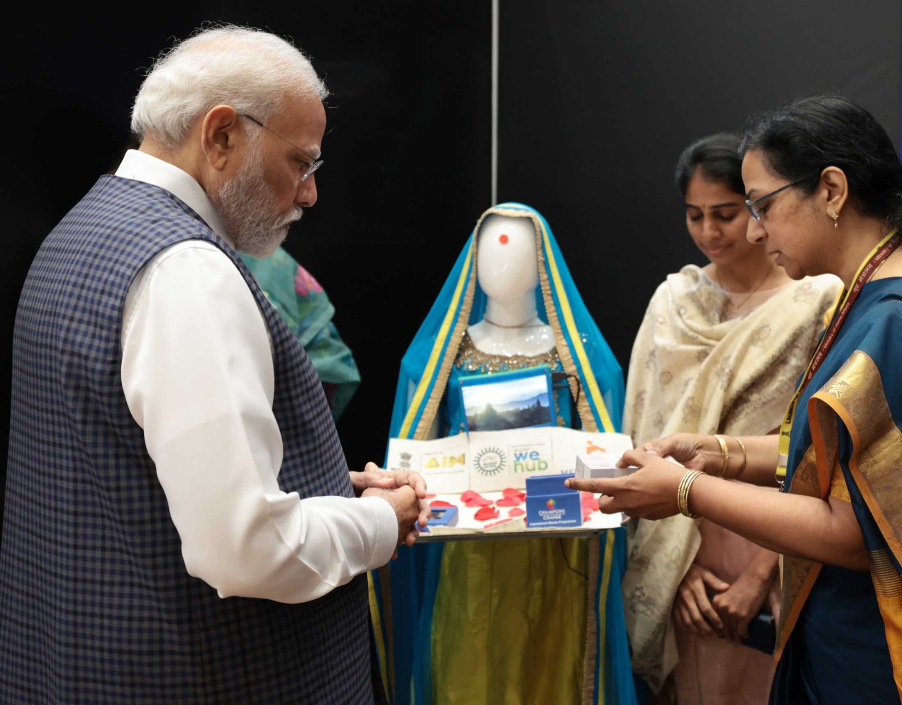 नई दिल्ली में शनिवार 30 सितंबर 2023 को प्रधानमंत्री नरेन्द्र मोदी ने प्रगति मैदान में भारत मंडपम में प्रदर्शनी का उद्घाटन के दौरान लोगों को संबोधित करते हुए। हिन्दुस्थान समाचार फोटो गणेश बिष्ट