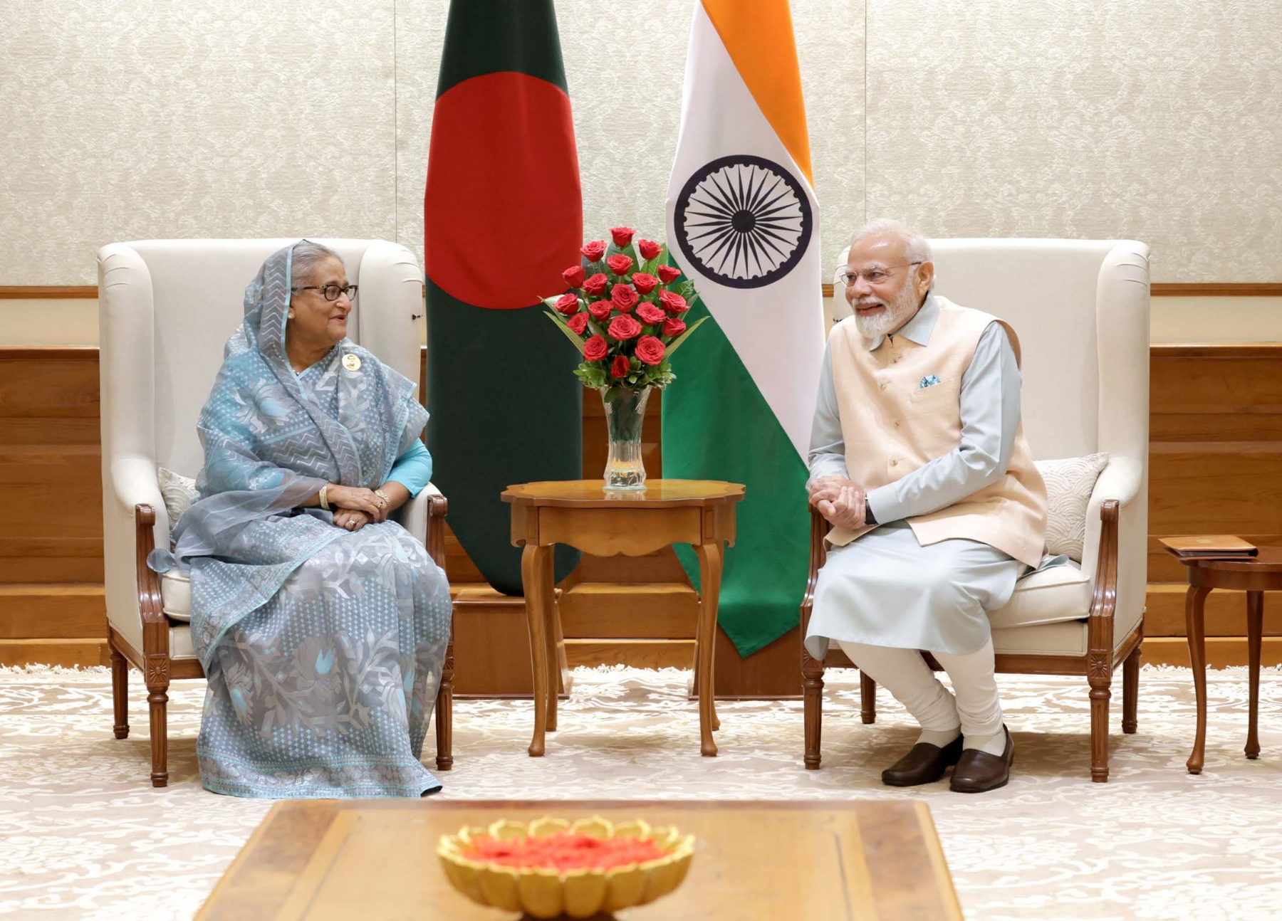 नई दिल्ली में शुक्रवार 08 सितंबर को प्रधानमंत्री नरेन्द्र मोदी और बांग्लादेश की प्रधानमंत्री सुश्री शेख हसीना के साथ द्विपक्षीय बैठक का दृश्य। हिन्दुस्थान समाचार/फोटो गणेश बिष्ट