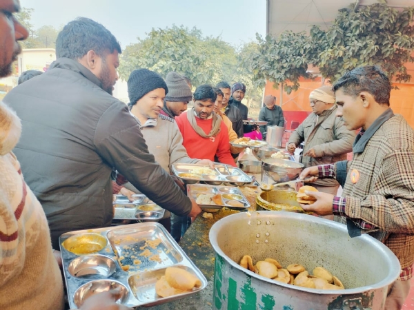 भाजपा की श्रीराम मंदिर दर्शन के टेंट सिटी मे श्रद्धालुओं के लिए भोजन स्टाल शुरु