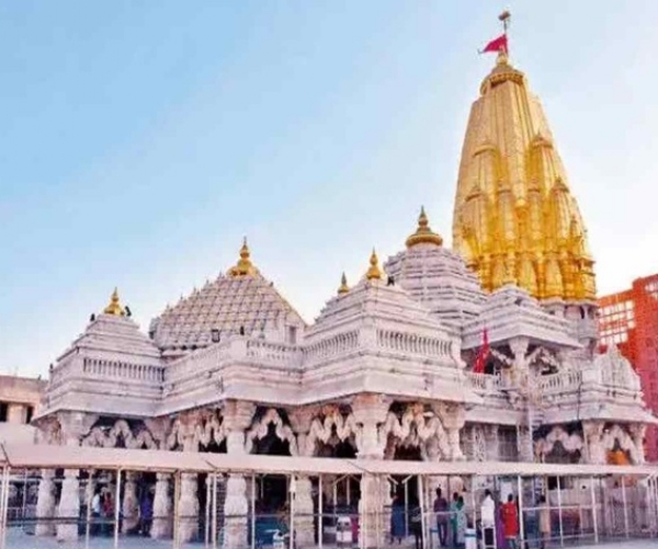 बनासकांठा जिले में स्थित सुप्रसिद्ध अंबाजी शक्तिपीठ