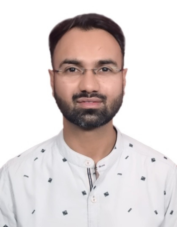 शोध छात्र पारस तिवारी