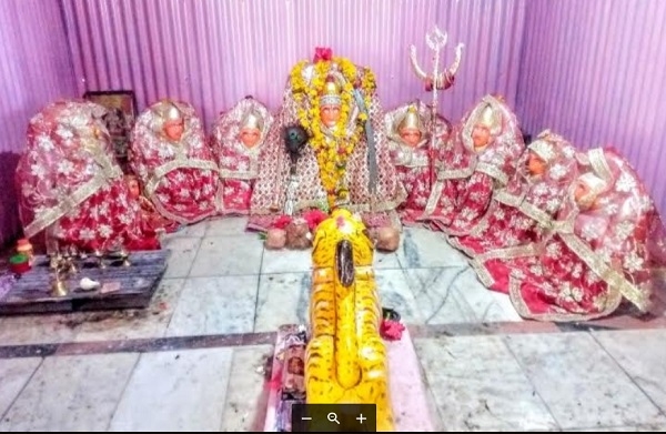 रतलाम: विश्‍व में प्रसिद्ध है 600 वर्ष पुराना यह मंदिर, एक ही गर्भगृह में विराजित है नौ दुर्गाओं की प्रतिमाएं