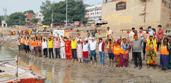 राजघाट पर मानव श्रृंखला : फोटो बच्चा गुप्ता राजघाट पर मानव श्रृंखला : फोटो बच्चा गुप्ता