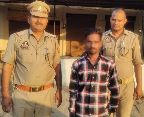 पिकअप वाहन में लदा 41 पेटी पटाखा बरामद, एक गिरफ्तार
