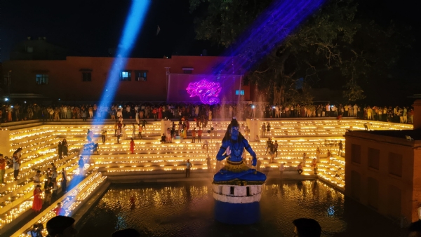रोशनी से जगमग श्यामनाथ मंदिर तीर्थ