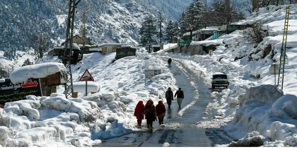 गिलगित में बर्फबारी का पुराना फोटो।