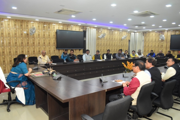 एलुमनी नेटवर्क को और मजबूत बनाने एवं समारोह को ऐतिहासिक बनाने के लिए कुलपति ने दिया जोर*