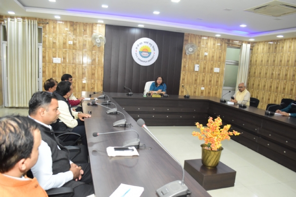 एलुमनी नेटवर्क को और मजबूत बनाने एवं समारोह को ऐतिहासिक बनाने के लिए कुलपति ने दिया जोर*