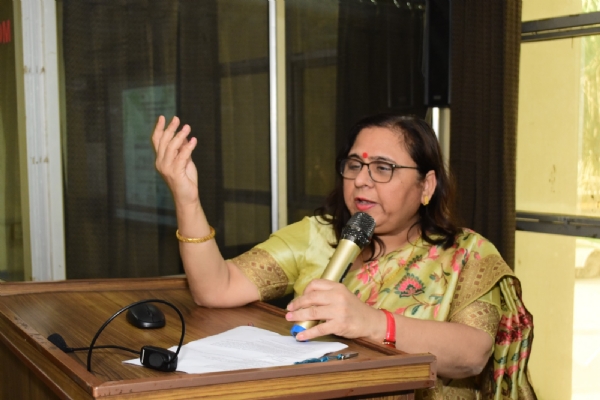 भविष्य की तैयारी है मूक कोर्स प्रशिक्षण कार्यक्रम: प्रोफेसर पूनम टंडन* भविष्य की तैयारी है मूक कोर्स प्रशिक्षण कार्यक्रम: प्रोफेसर पूनम टंडन*