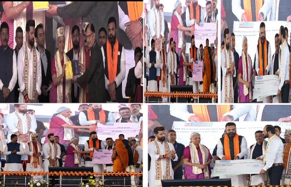 क्रेडिट आउटरीच कार्यक्रम के दौरान वित्तम मंत्री निर्मला सीतारमण