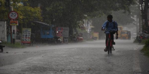 काम पर जाने की मजबूरी।