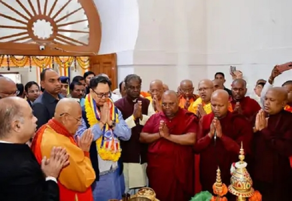 महाबोधी महोत्सव में केंद्रीय मंत्री रिजिजू