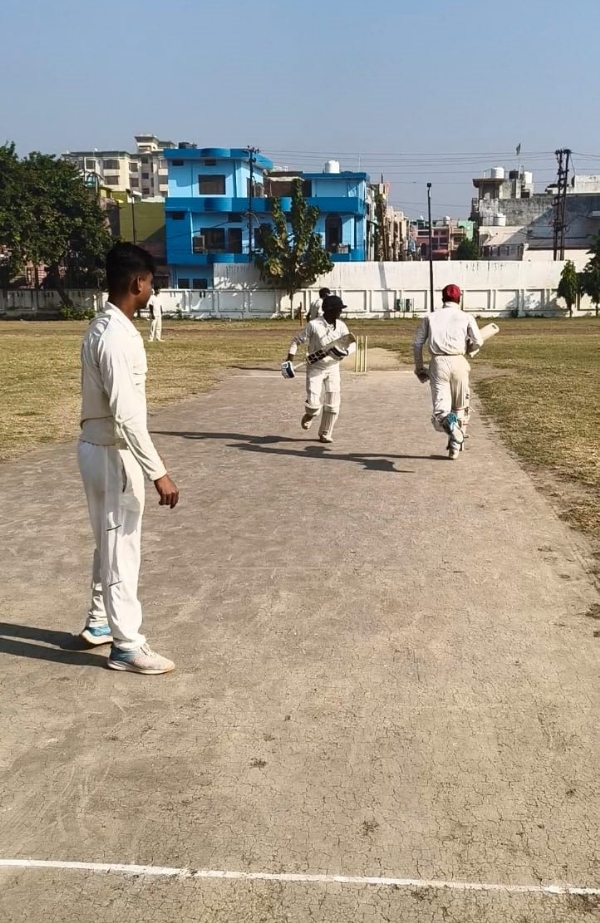 नेताजी सुभाषचंद्र बोस सोनकपुर स्टेडियम में जिला स्तरीय जूनियर क्रिकेट बालक प्रतियोगिता सम्ंपन