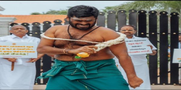 के अन्नामलाई खुद को कोड़े मारते हुए