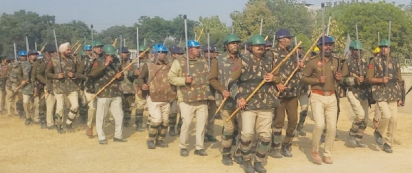 पुलिस माेक डिृल कर पुलिस माेक डिृल कर