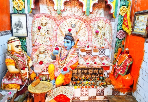 विश्व प्रसिद्ध पौराणिक तीर्थ चित्रकूट के रामघाट पर  गोस्वामी तुलसीदास को हुए थे प्रभु श्री राम के दर्शन