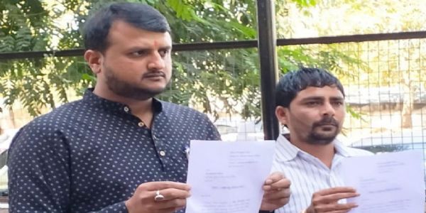 गांधीनगर महानगर पालिका कांग्रेस मुक्त, दो पार्षदों ने दिया इस्तीफा
