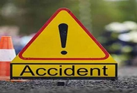 जम्मू-श्रीनगर राष्ट्रीय राजमार्ग पर गहरी खाई में गिरा वाहन, 10 लोगों की मौत