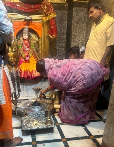 उम्मीदवार बनने के बाद हिमाद्री सिंह पहुंची नर्मदा मन्दिर, पूजा अर्चना कर मांगा आशीर्वाद