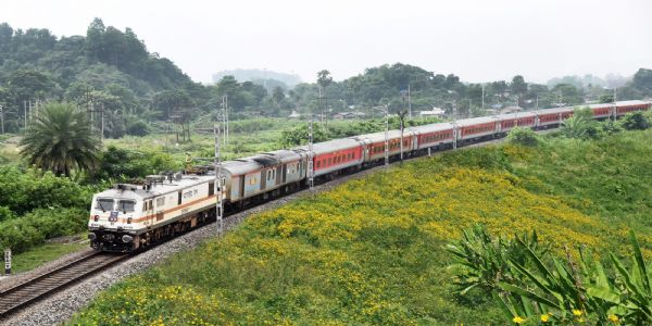 पूसी रेलवे द्वारा दो जोड़ी समर स्पेशल ट्रेनों का परिचालन
