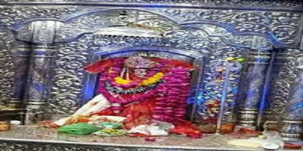 कानपुर : नवरात्र के अन्तिम दिन देवी मंदिरों में भक्तों का रेला