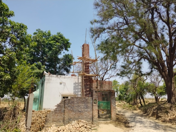  हिन्दू धार्मिक स्थल पर विशेष समुदाय के लोग करवा रहे मस्जिद निर्माण