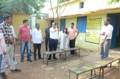 लोकसभा चुनाव : कलेक्टर ने रायपुर दक्षिण विधानसभा के मतदान केंद्रों का किया निरीक्षण
