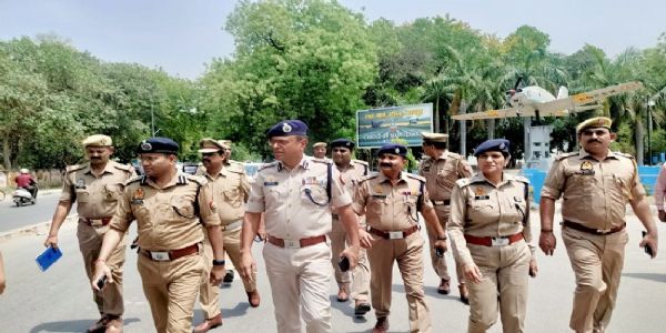 पुलिस आयुक्त, कानपुर ने एयरपोर्ट समेत कई स्थानों का किया निरीक्षण
