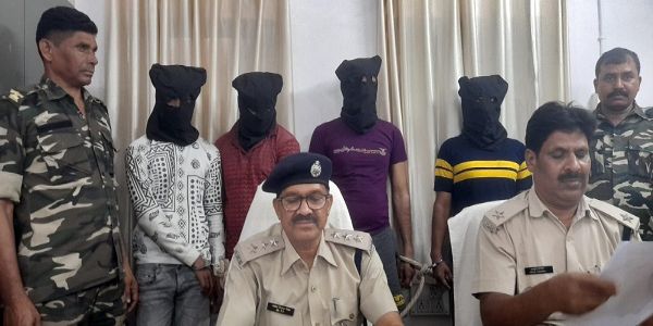 जामताड़ा में चार साइबर ठग गिरफ्तार, भेजे गए जेल