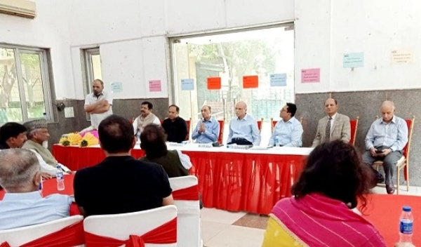 दिल्ली के वसंत कुंज में इंडिया इस्लामिक कल्चरल सेंटर के आजीवन सदस्यों की बैठक