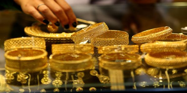 सर्राफा बाजार में कमजोरी, सोना और चांदी की फीकी पड़ी चमक