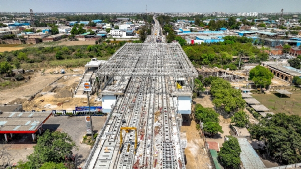 परतापुर मेट्रो स्टेशन का निर्माणाधीन फोटो
