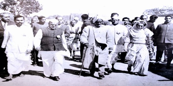 लोकसभा चुनावः जब एक संत के चुनाव प्रचार के लिए हमीरपुर आई थीं इंदिरा गांधी
