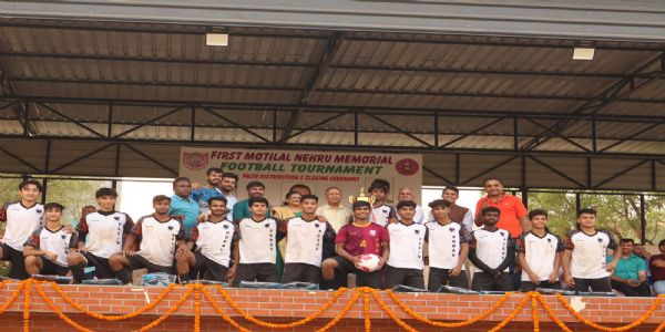 पीजीडीएवी कॉलेज ने जीता प्रथम मोतीलाल नेहरू मेमोरियल इंटर कॉलेज फुटबॉल टूर्नामेंट का खिताब