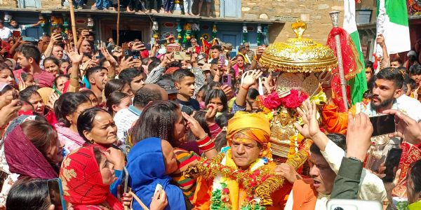 भगवान रुद्रनाथ की उत्सव डोली गोपीनाथ मंदिर से ग्रीष्मकालीन प्रवास के लिये हुई रवाना