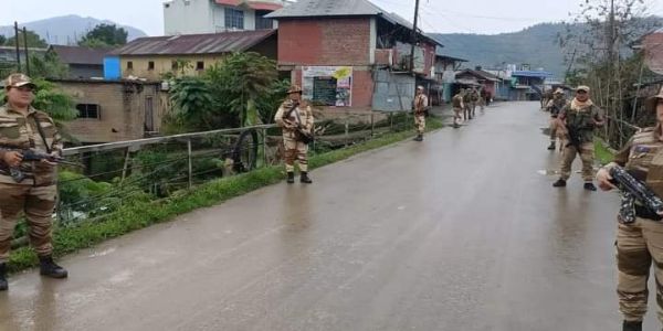 मणिपुर पुलिस ने 106 लोगों को लिया हिरासत में