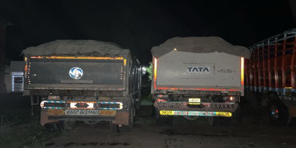 अवैध खनन पर कार्रवाई में जम्मू जिले के ग्रामीण क्षेत्र में पुलिस ने 5 वाहन किए जब्त